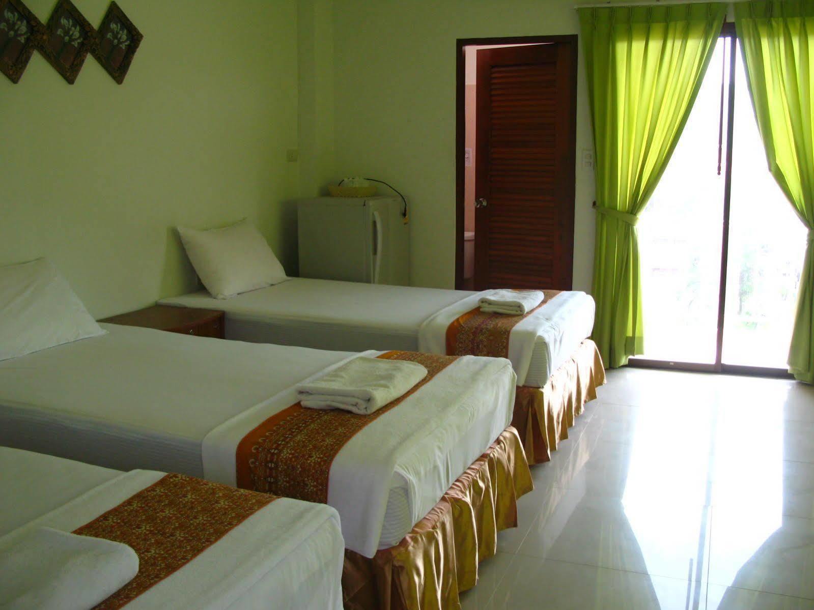G&B Guesthouse Patong Luaran gambar