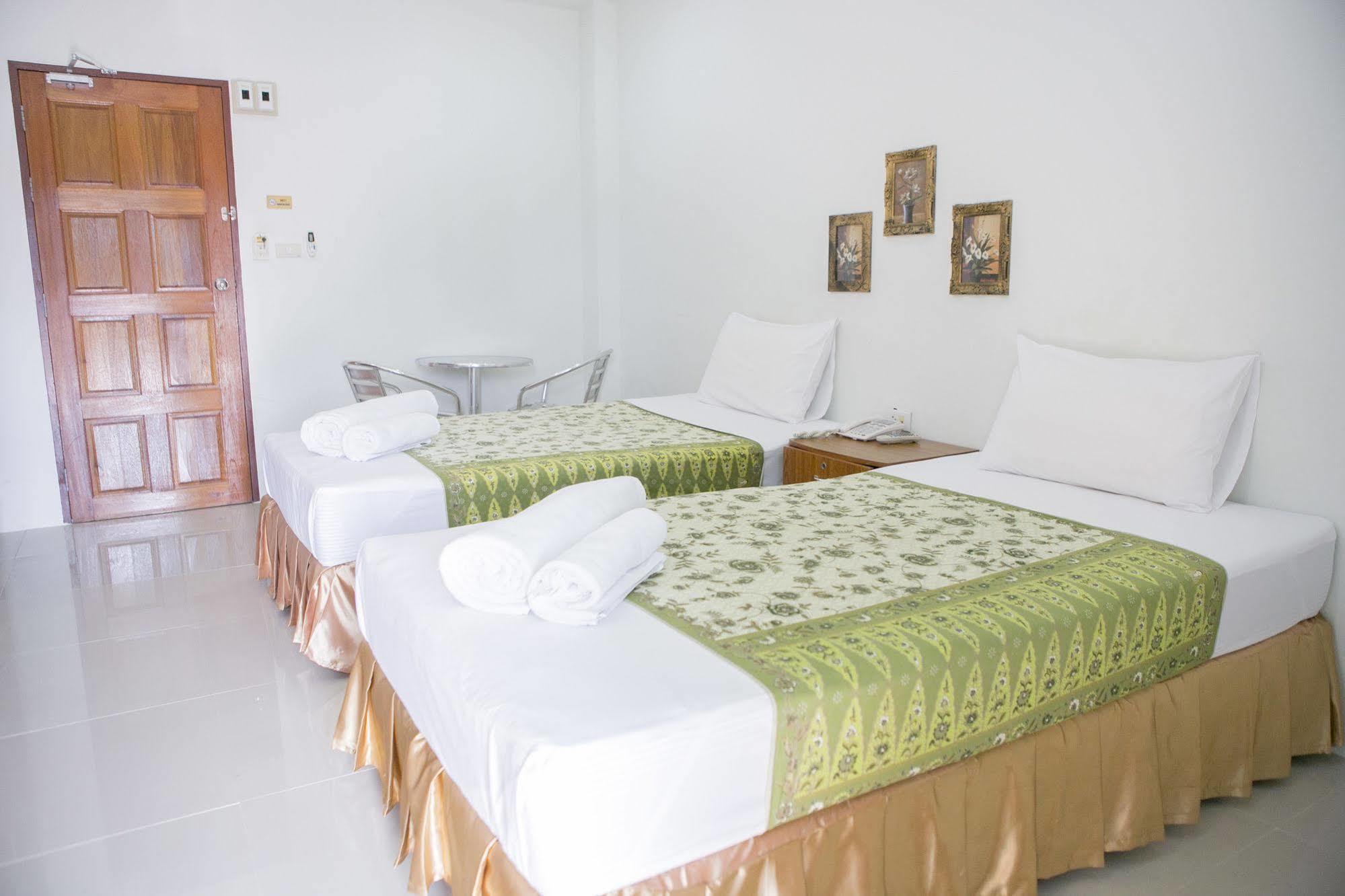 G&B Guesthouse Patong Luaran gambar