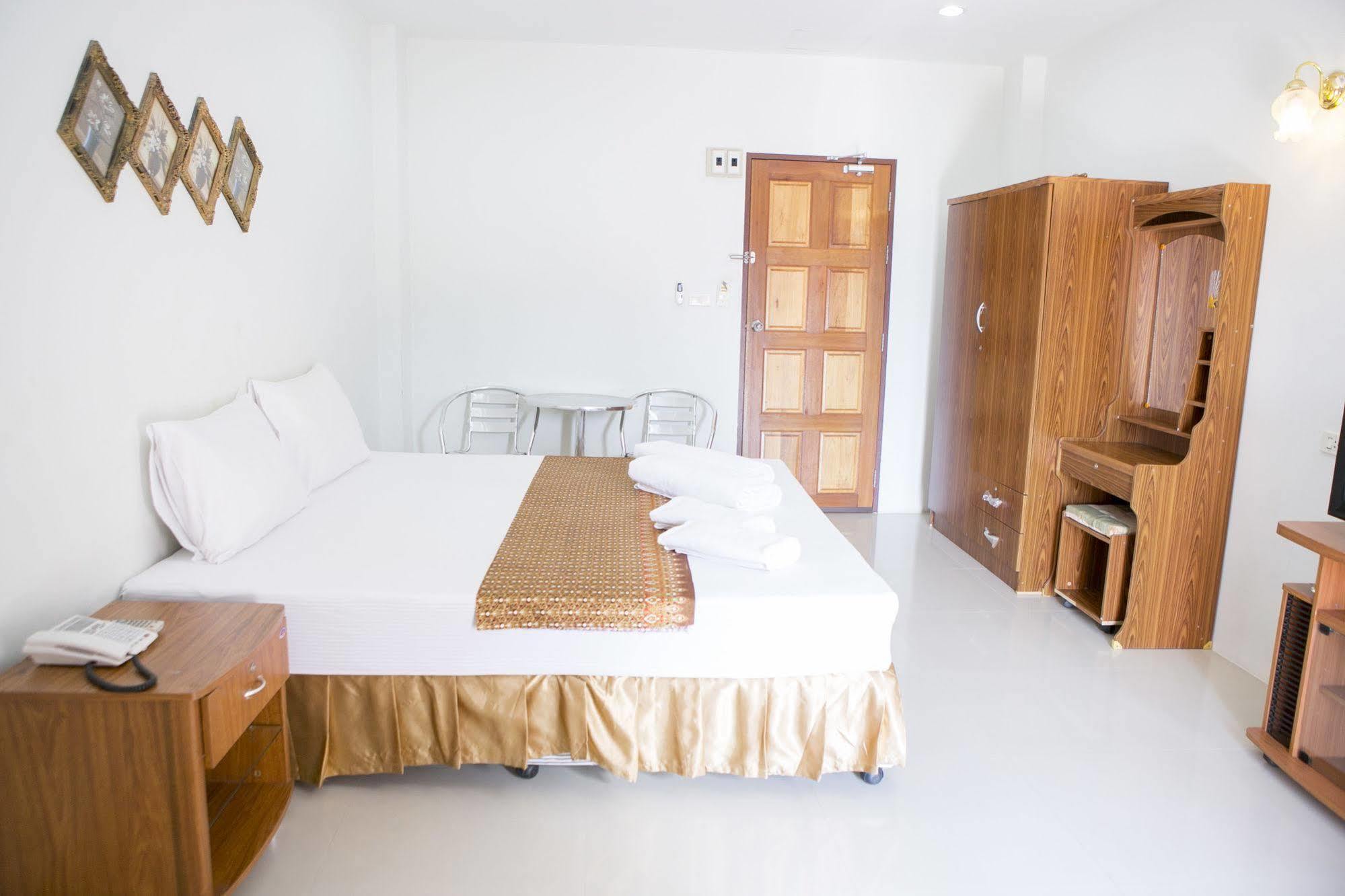G&B Guesthouse Patong Luaran gambar